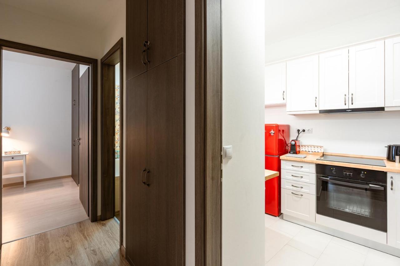 Modern & Newly Built Apartment With Private Garage ブダペスト エクステリア 写真