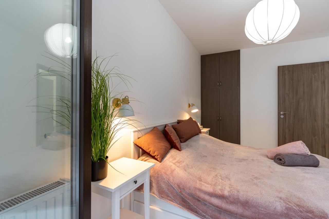 Modern & Newly Built Apartment With Private Garage ブダペスト エクステリア 写真