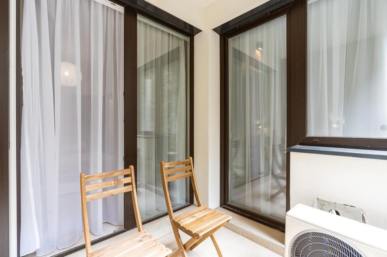 Modern & Newly Built Apartment With Private Garage ブダペスト エクステリア 写真