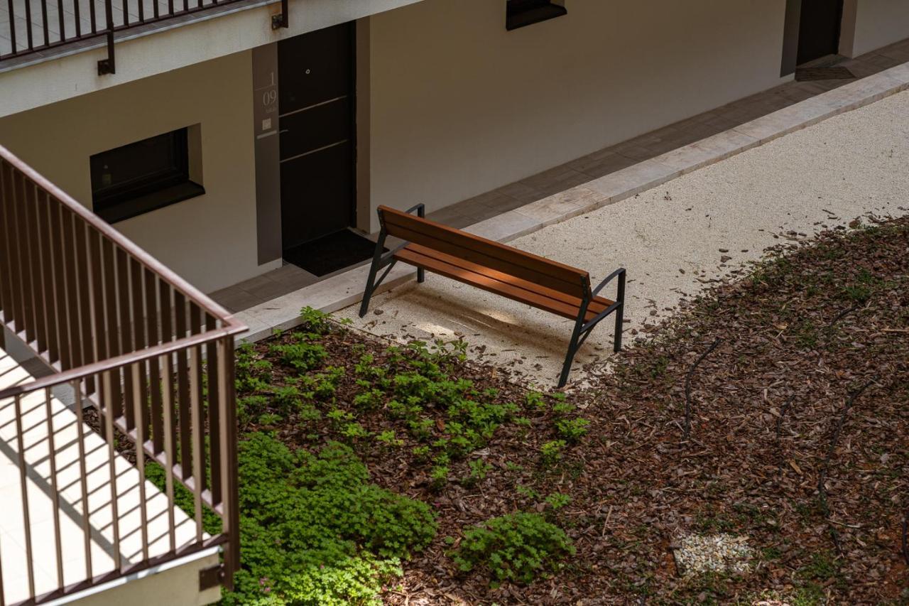 Modern & Newly Built Apartment With Private Garage ブダペスト エクステリア 写真