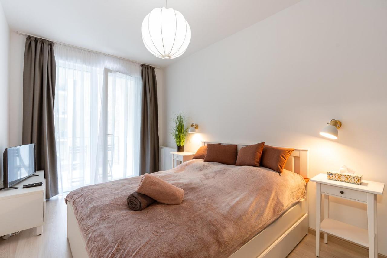 Modern & Newly Built Apartment With Private Garage ブダペスト エクステリア 写真