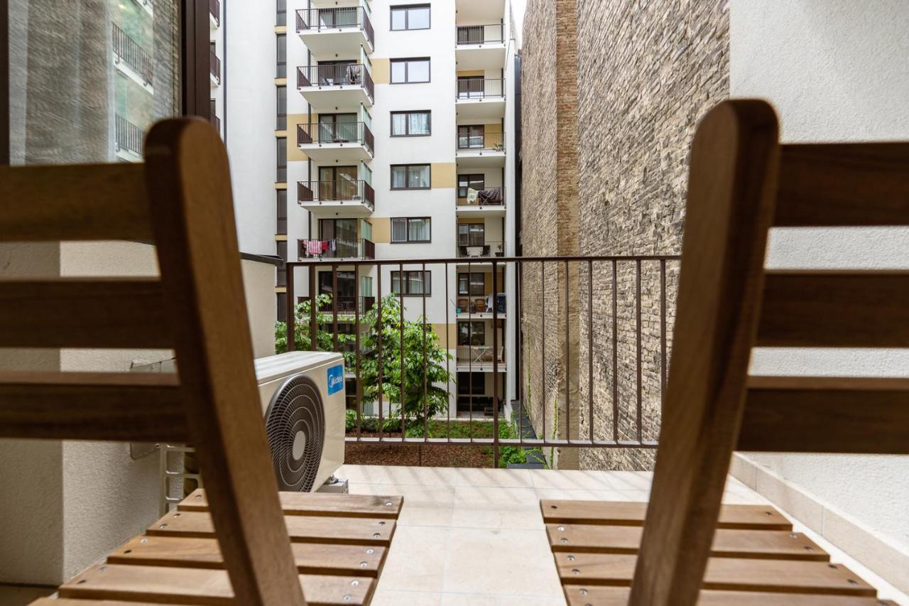 Modern & Newly Built Apartment With Private Garage ブダペスト エクステリア 写真