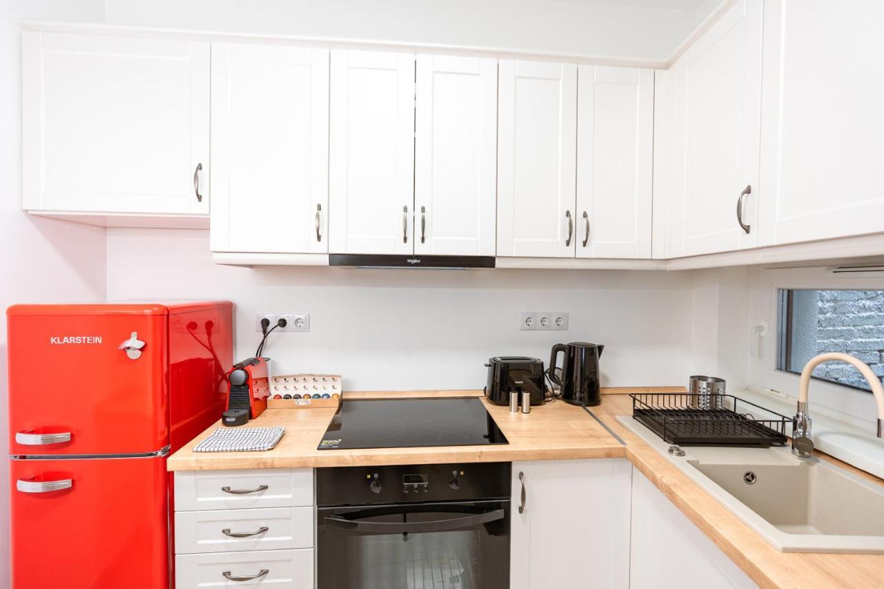 Modern & Newly Built Apartment With Private Garage ブダペスト エクステリア 写真