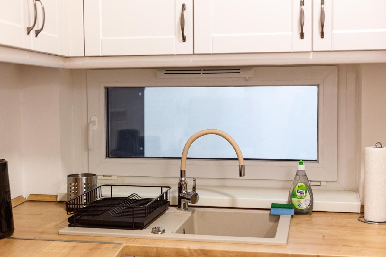 Modern & Newly Built Apartment With Private Garage ブダペスト エクステリア 写真